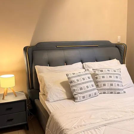 Uptown Parksuites Tower 1