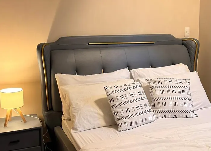 Uptown Parksuites Tower 1