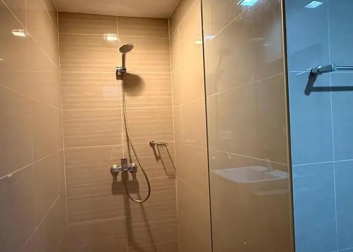 Uptown Parksuites Tower 1